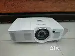 Optomo short throw projector