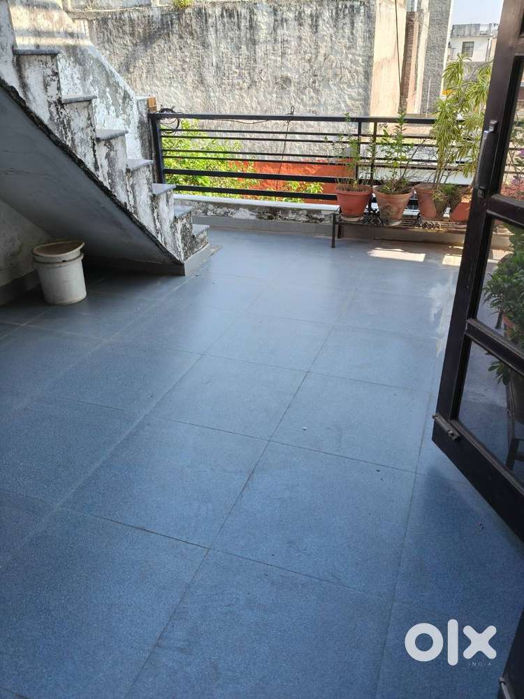 2bhk furnished flat 1 washroom gated society peermuchala dhakoli