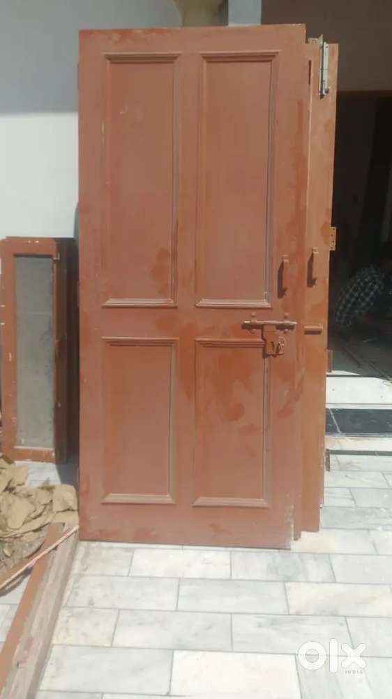 4 Pcs Wooden doors + Iron Front Almirah