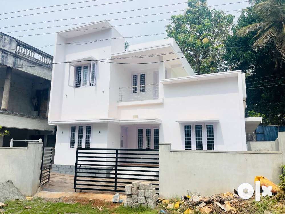 1205Sqft villa/4cent/3 BHK/ 54lakh/ Veluthur Thrissur