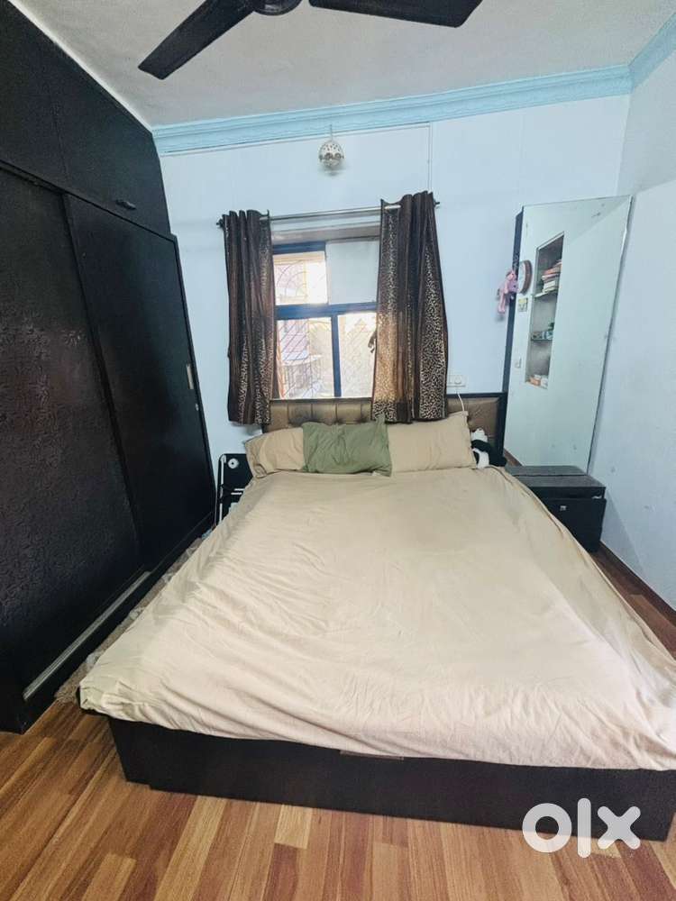 One seprate room is vacant for single/double sharing