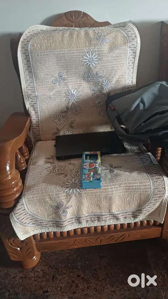 Sofa set with cushion