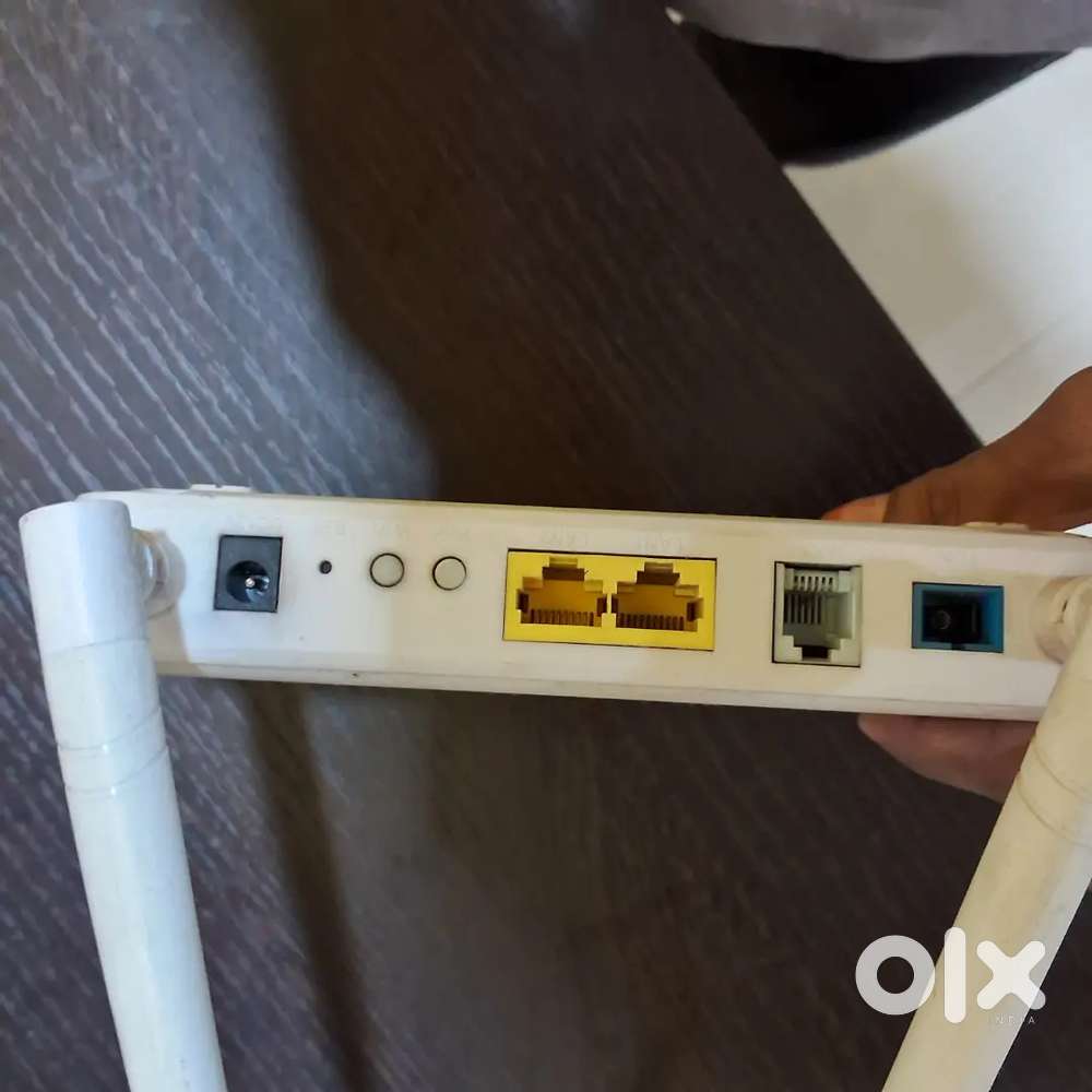 Syrotech ( WIFI ROUTER )