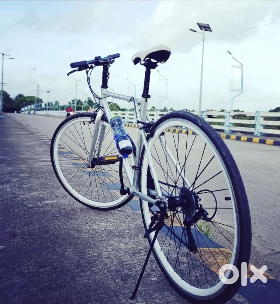 Eurobike XC560 hybrid bike, 17 inch, 21 speed