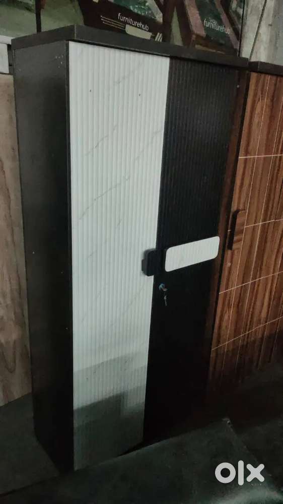 Dubble door wardrobe £9299