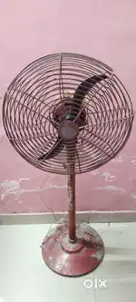 Floor fan for one person