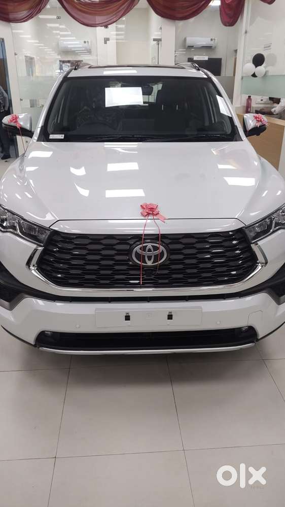 Toyota Innova Hycross 2.0 ZX (O) Hybrid 7 STR, 2025, Petrol