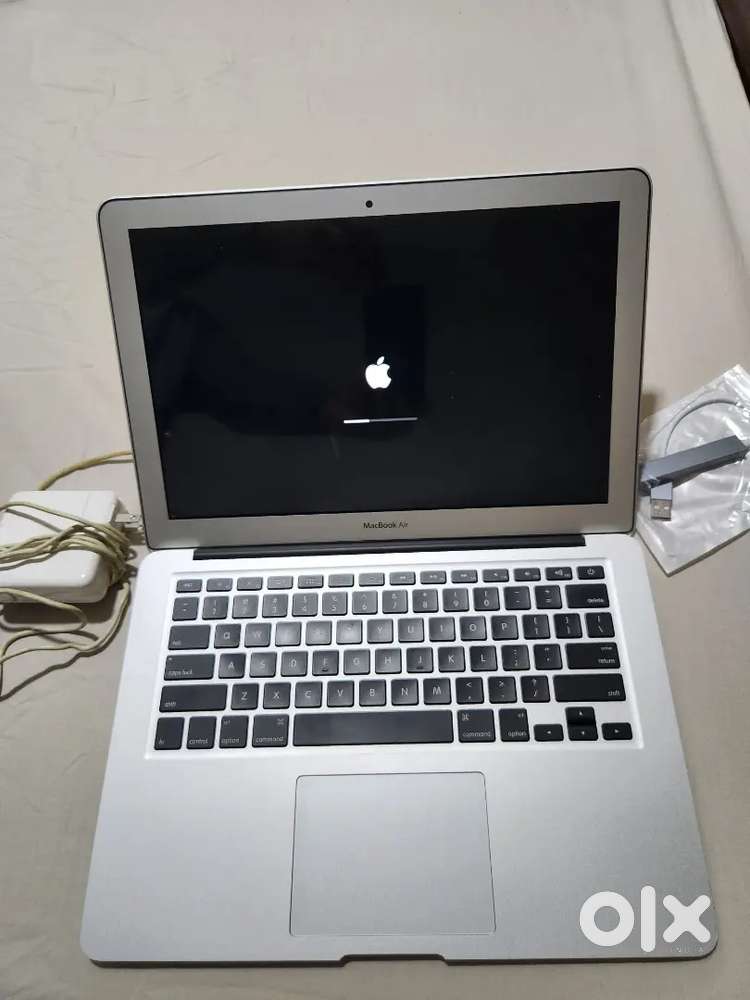 MacBook Air 2017 (13) - 8GB RAM and 128 GB SSD