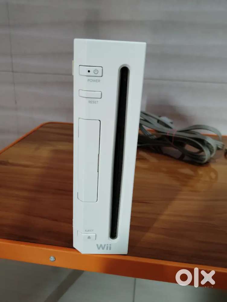 NINTENDO Wii GAMING CONSOLE