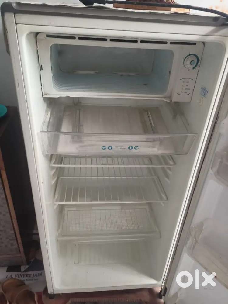 Lg company fridge in ready condition
