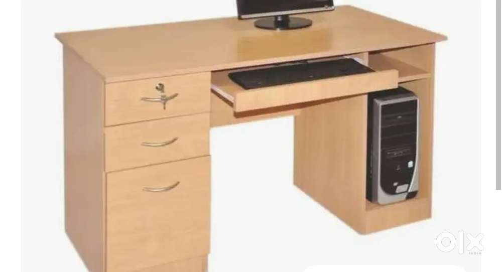 Computer table