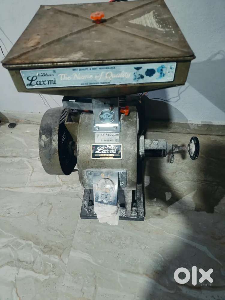 पिठाची गिरणी 12 इंच एक वर्ष जुनी अत्यंत कमी वापर केलेली