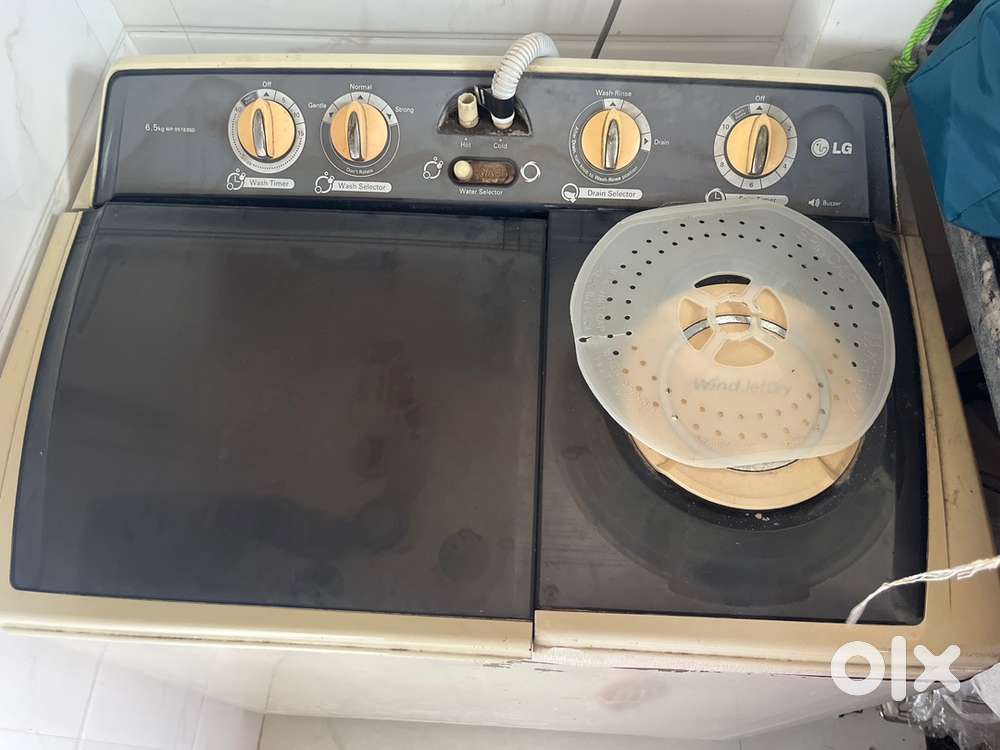 Semi automatic washing machine