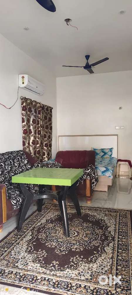 किराए पे घर लेने या लगवाने के लिए संपर्क करें