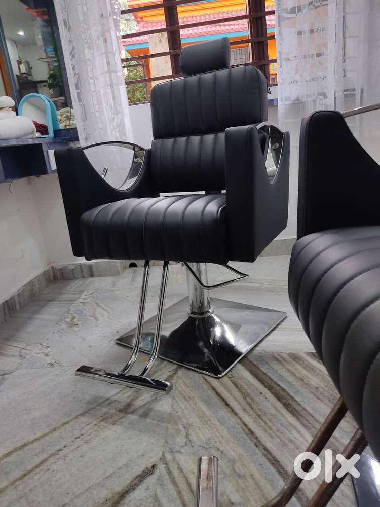 Chair for Saloon/Parlour with foot rest.