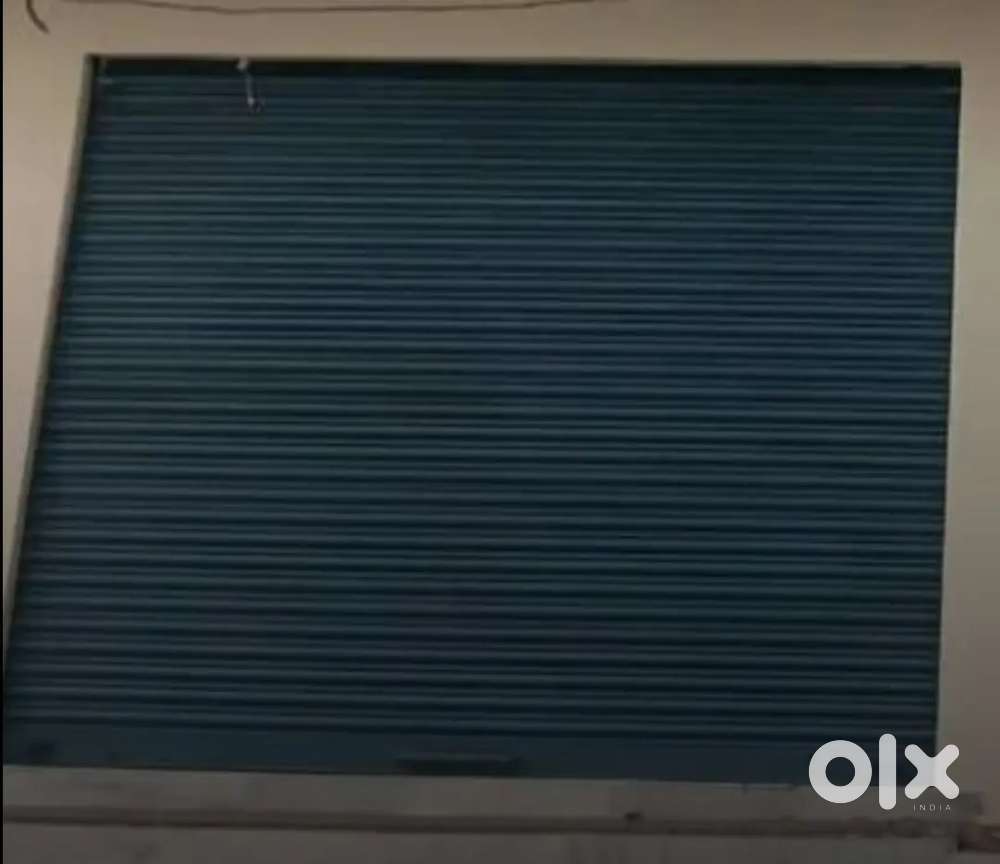 Tolet shutter