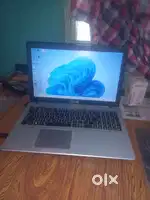 SECOND HAND LAPTOP ONE YEAR USE KIYA HUWA.