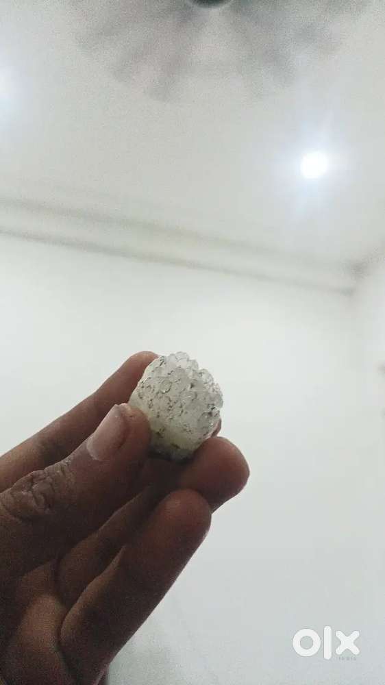 Chamakdar patthar