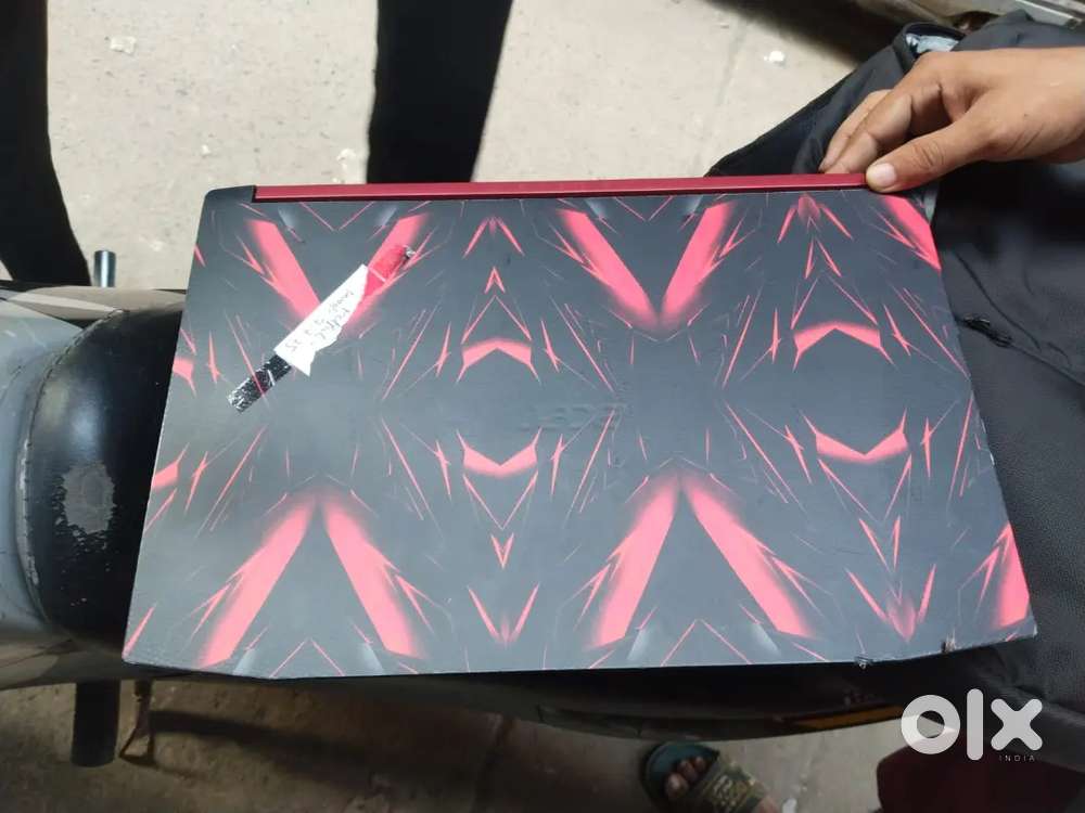 Acer Nitro Gaming laptop
i5 8th gen 32 gb Ram
1 tb SSD