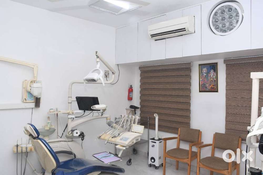 Dental clinic assistant