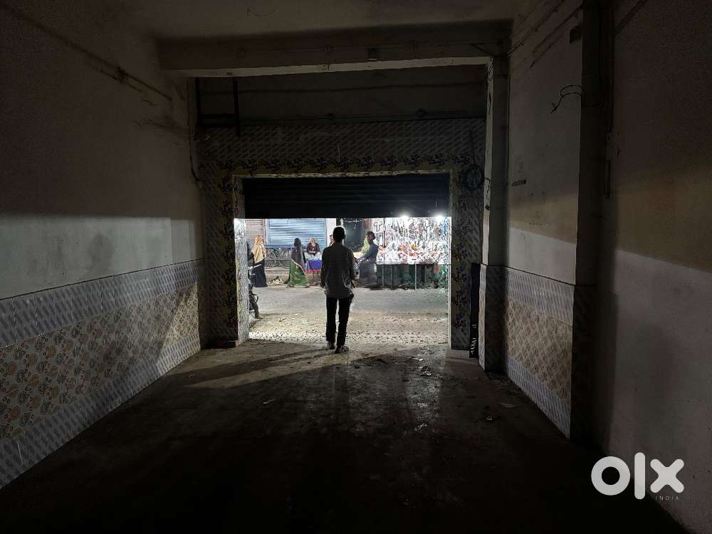 Shop For Rent in Topsia