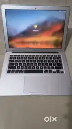 Macbook Air i5 laptop