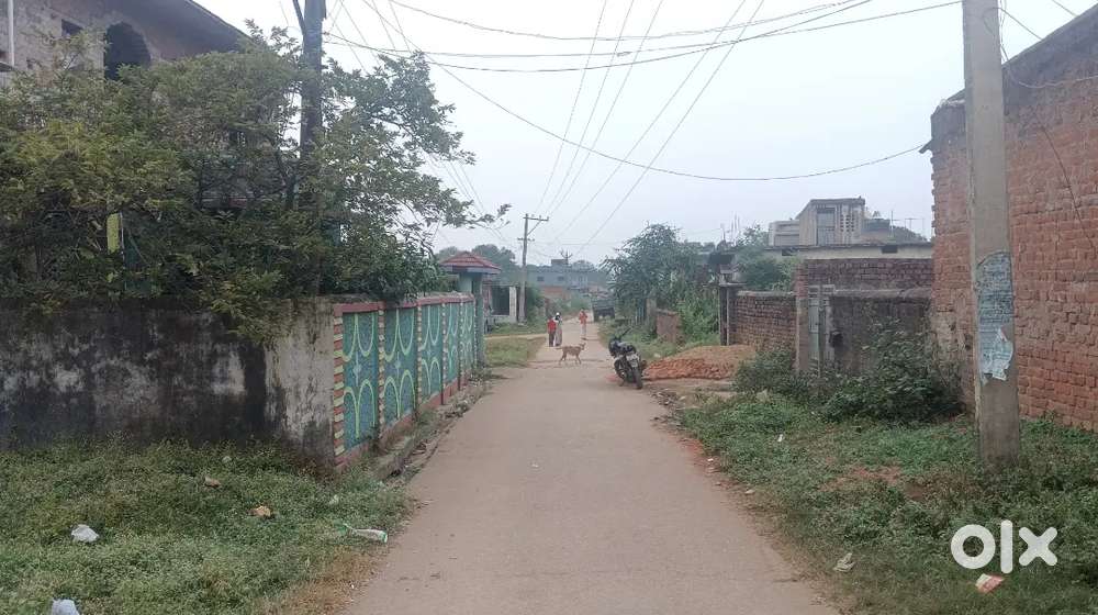 rahmat nagar 3.50 dismil jameen ke sath ghar bhi sale 7.50 lakh rupee