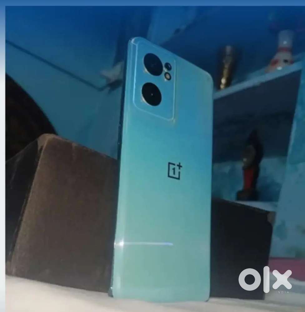 One plus with combo display and finger sensor is not working
