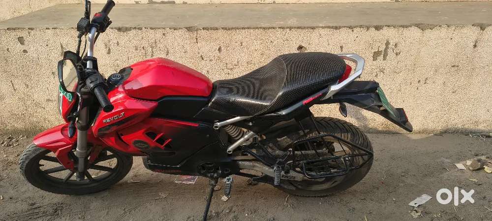 Brand new condition in company worrnty 6 year all parts