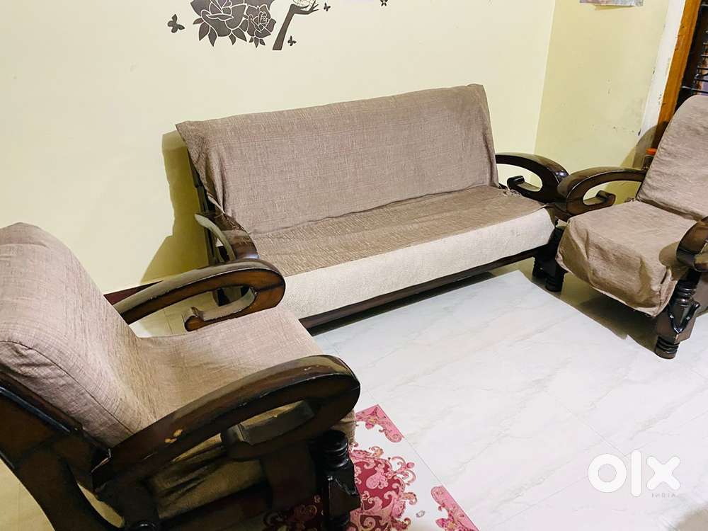 5-Seater Sofa in Great Condition for Sale