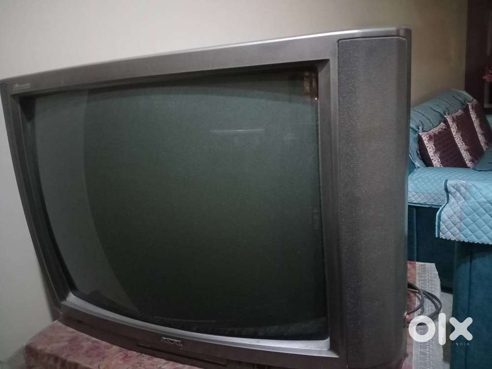 Akai 27 inches old television model number is CT-2880P(Y2N2)