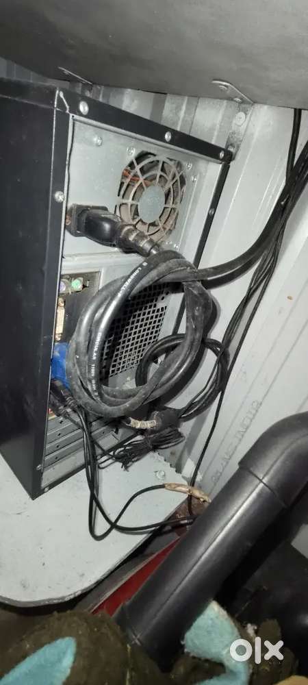 Windows 7 computer sell 5000 rs