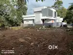 നെടുമ്പാശ്ശേരിയിൽ 6 സെൻ്റ് സ്ഥലം വെള്ളം കയറാത്ത സ്ഥലം