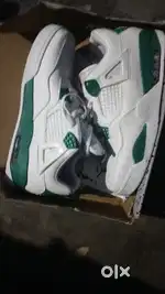 Air jordan 4 green white