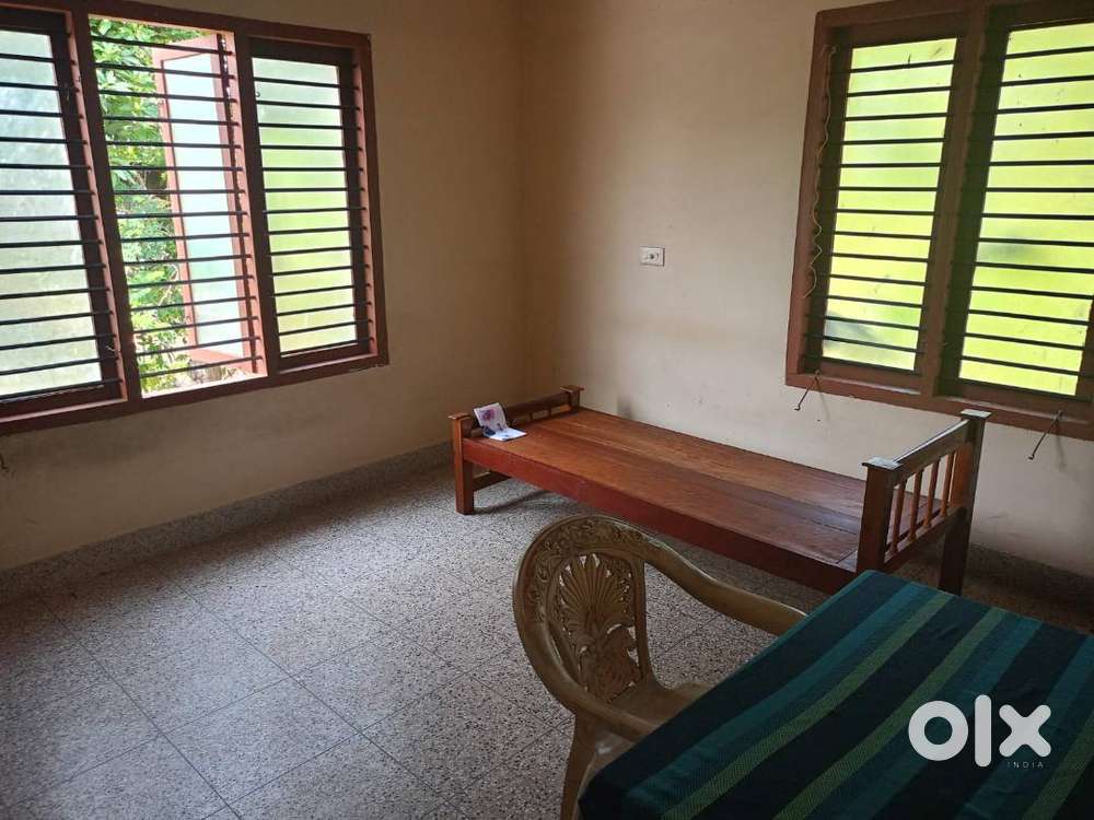 Room for rent Men only