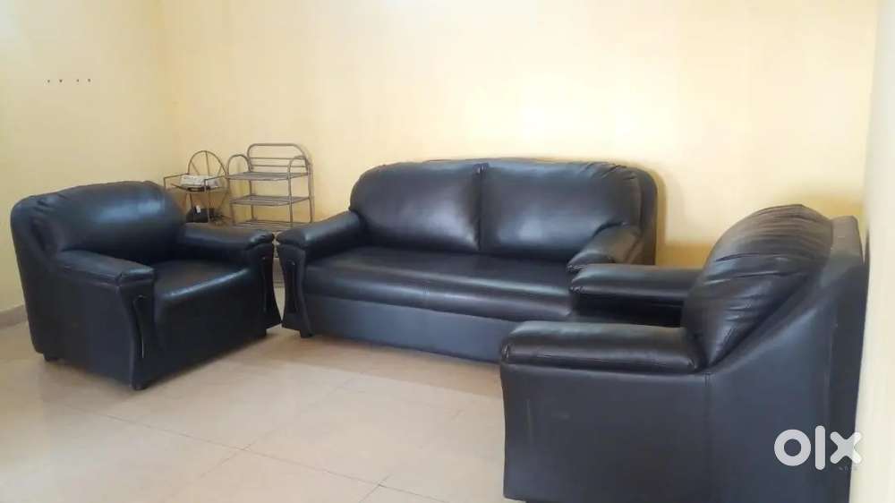 3bhk semi furnished flat in one of the best society say in kadma