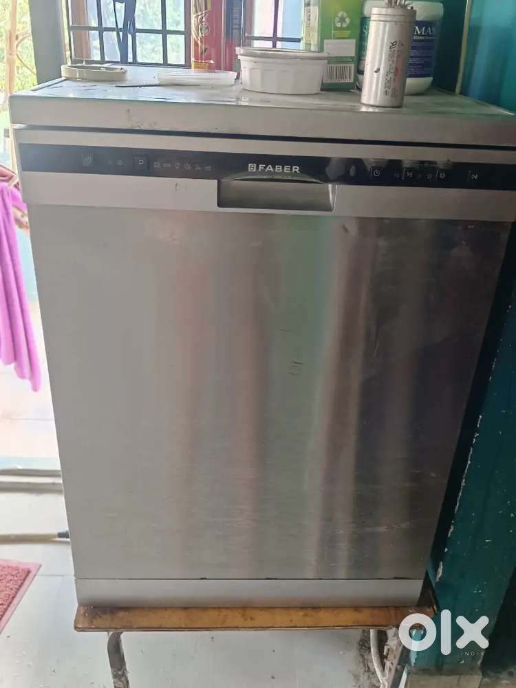 Dish washer