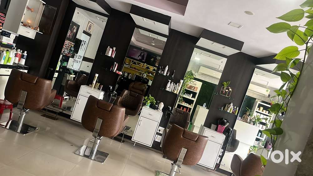 Beautician and therapist