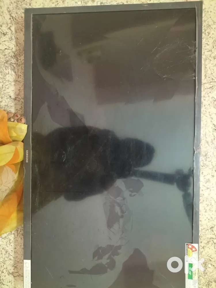 Samsung galaxy TV32 inch smart HD tv