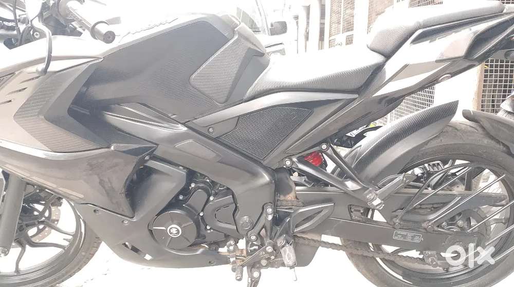 FIXX RATE Pulsar RS 200 show Room pec ist onn