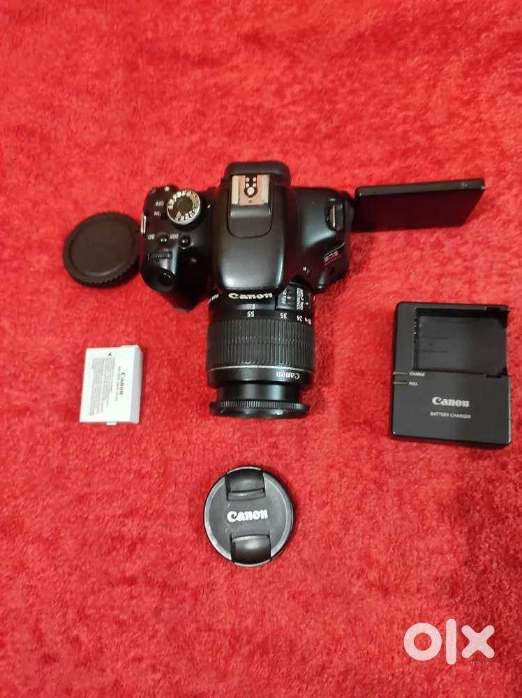 CANON 600D WITH LENS