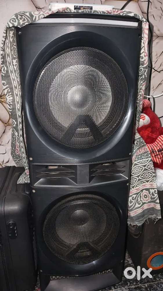 Home theatre speaker 12 inchi full ok condition