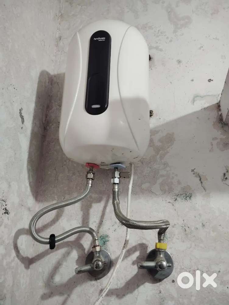 HINDWARE 5.5 L INSTANT WATER GYSER