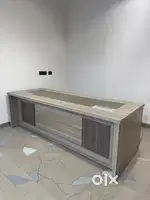 Office boss desk/table