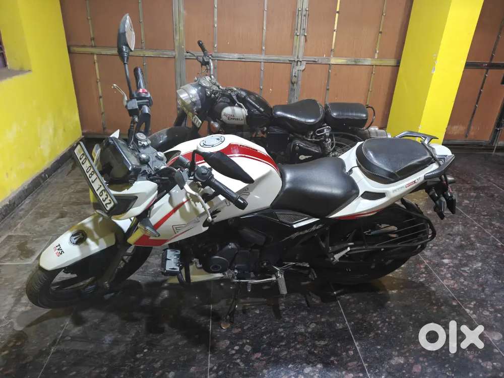 Apache rtr 200 4v mint condition