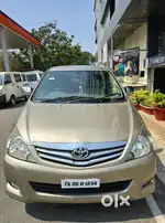Toyota Innova 2.5 V 7 STR, 2010, Diesel