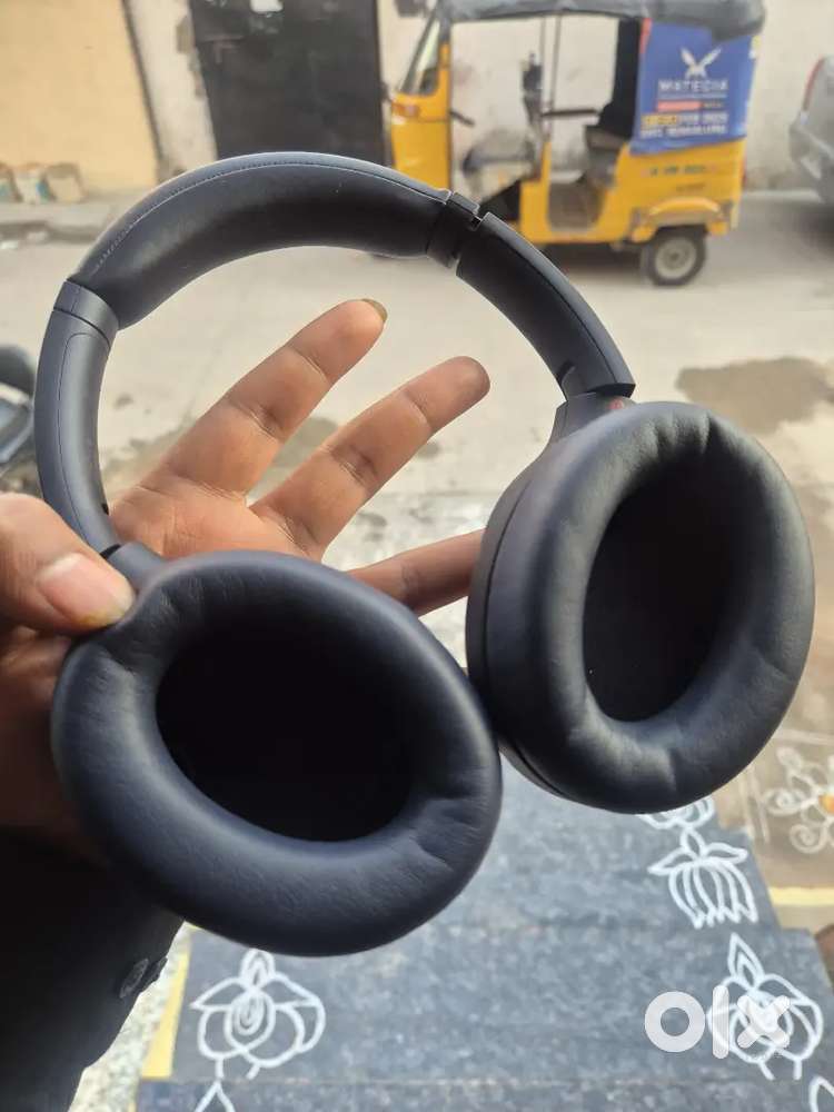 Sony Headphones - WH-1000XM4