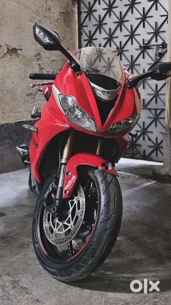 TRIUMPH DAYTONA 675 ABS