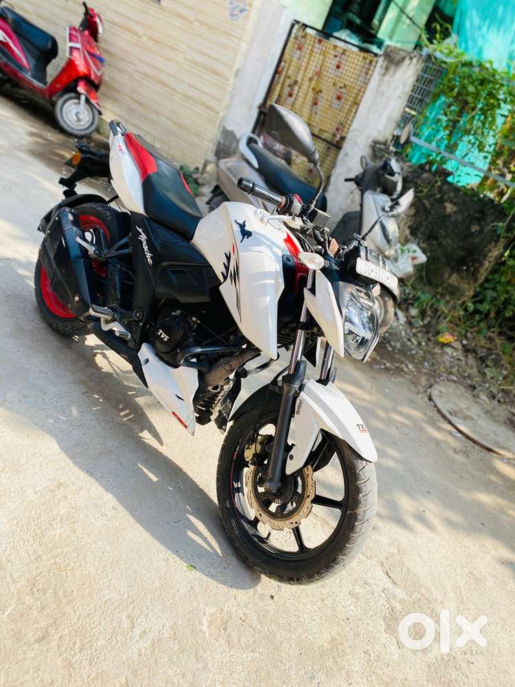 Tvs apache 160 4v next to showroom condition