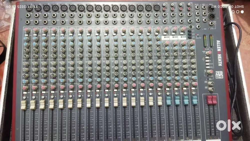 allen and heath mixer 24 channel